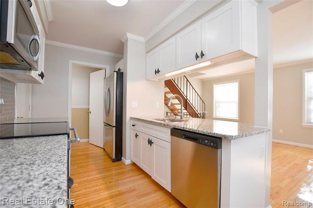1527 Mariner Drive, Walled Lake, MI 48390