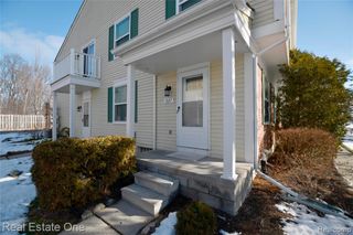 1527 Mariner Drive, Walled Lake, MI 48390
