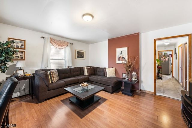 526 Jackson Ave, Elizabeth City, NJ 07201