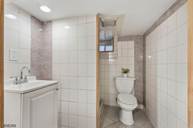 526 Jackson Ave, Elizabeth City, NJ 07201