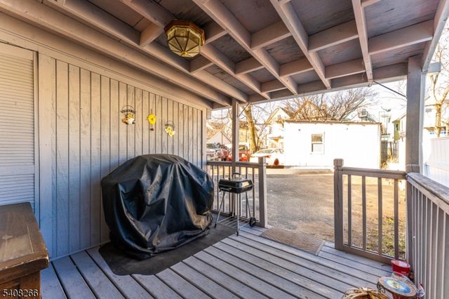526 Jackson Ave, Elizabeth City, NJ 07201
