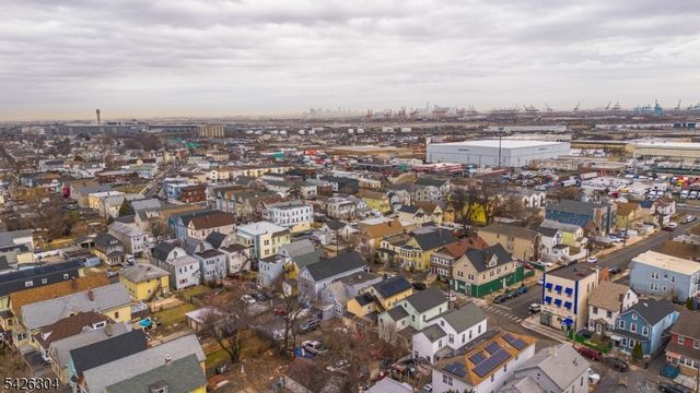 526 Jackson Ave, Elizabeth City, NJ 07201