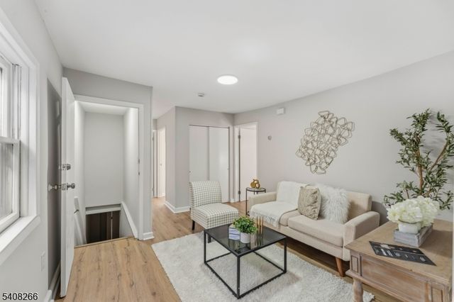 526 Jackson Ave, Elizabeth City, NJ 07201