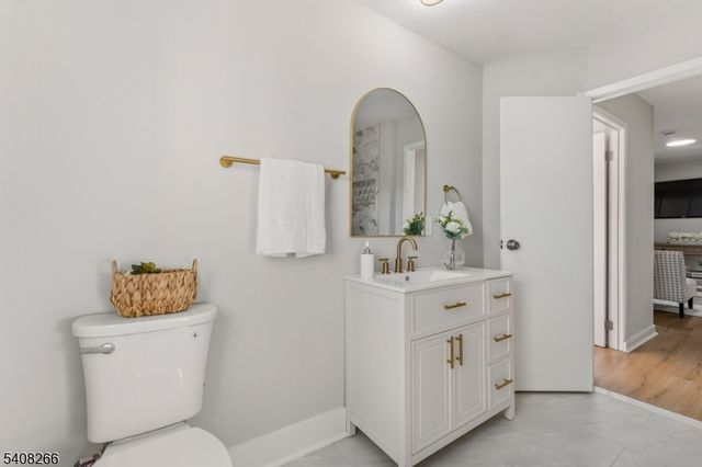 526 Jackson Ave, Elizabeth City, NJ 07201