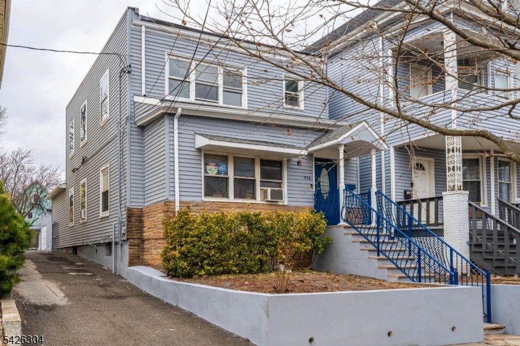 526 Jackson Ave, Elizabeth City, NJ 07201