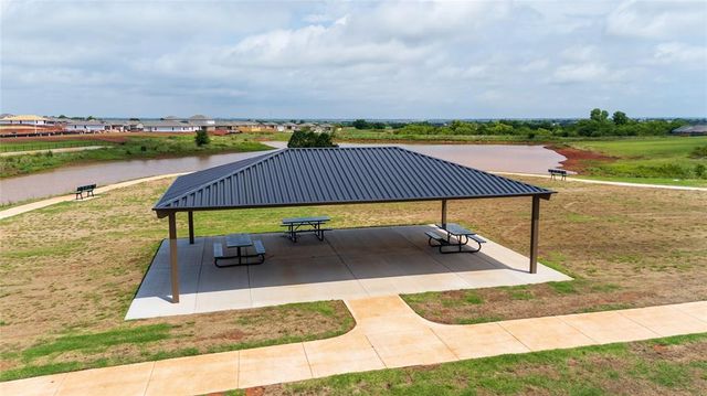 9701 Laredo Lane, Yukon, OK 73099