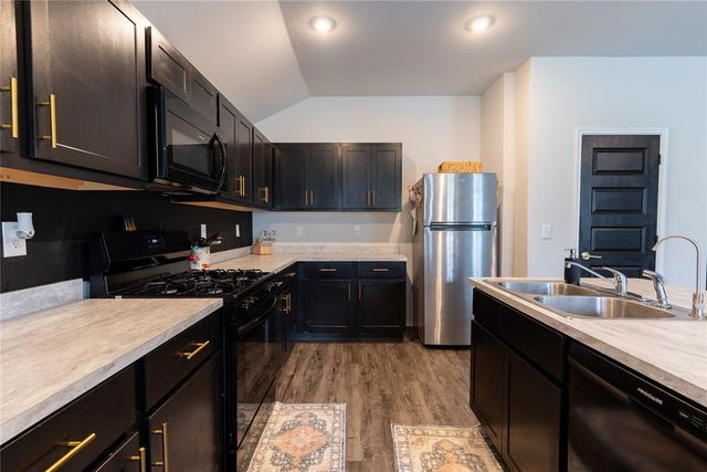 9701 Laredo Lane, Yukon, OK 73099