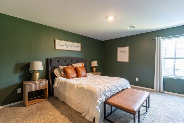 9701 Laredo Lane, Yukon, OK 73099