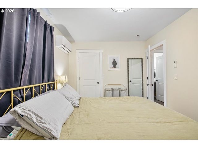 4758 HAYESVILLE Dr, Salem, OR 97305