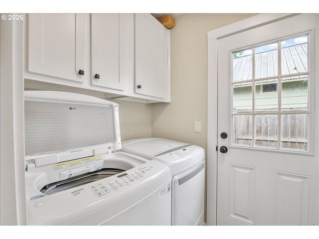 4758 HAYESVILLE Dr, Salem, OR 97305