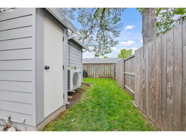 4758 HAYESVILLE Dr, Salem, OR 97305