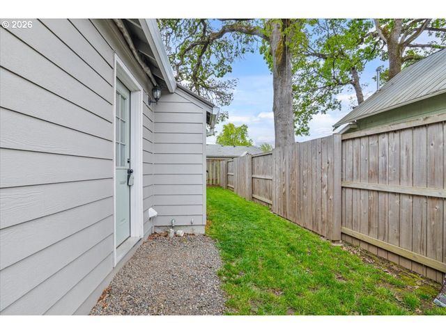 4758 HAYESVILLE Dr, Salem, OR 97305