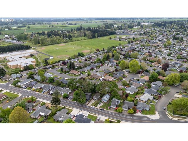 4758 HAYESVILLE Dr, Salem, OR 97305