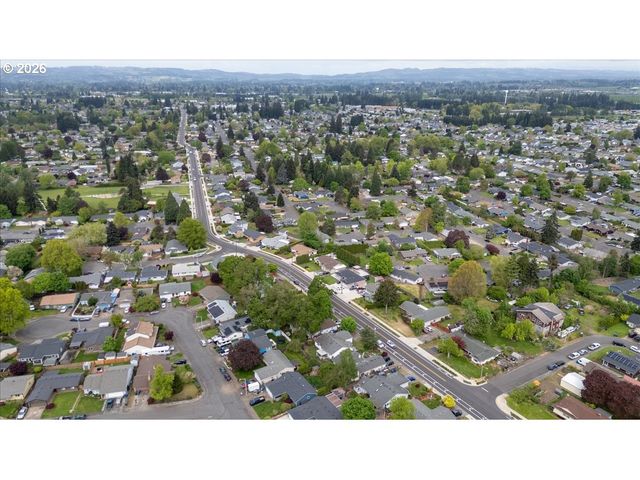 4758 HAYESVILLE Dr, Salem, OR 97305