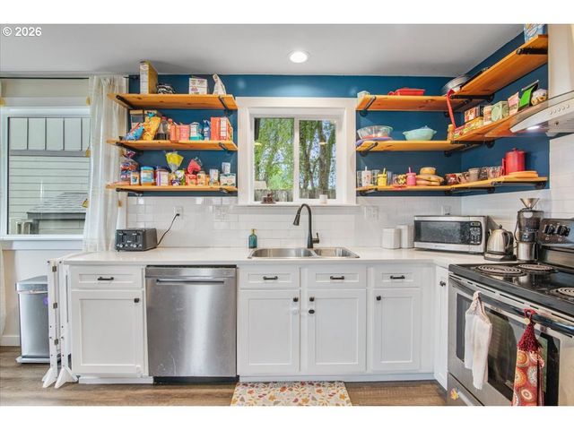 4758 HAYESVILLE Dr, Salem, OR 97305