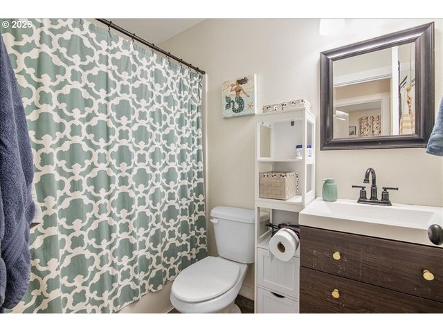 4758 HAYESVILLE Dr, Salem, OR 97305