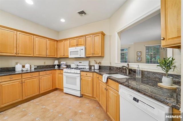 141 Greenway 41, Montvale, NJ 07645