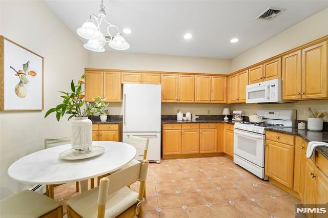 141 Greenway 41, Montvale, NJ 07645