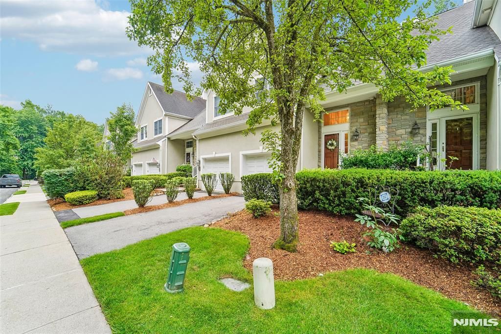 141 Greenway 41, Montvale, NJ 07645
