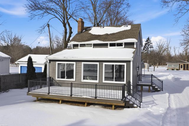 8600 River Road, Cottrellville Twp, MI 48039