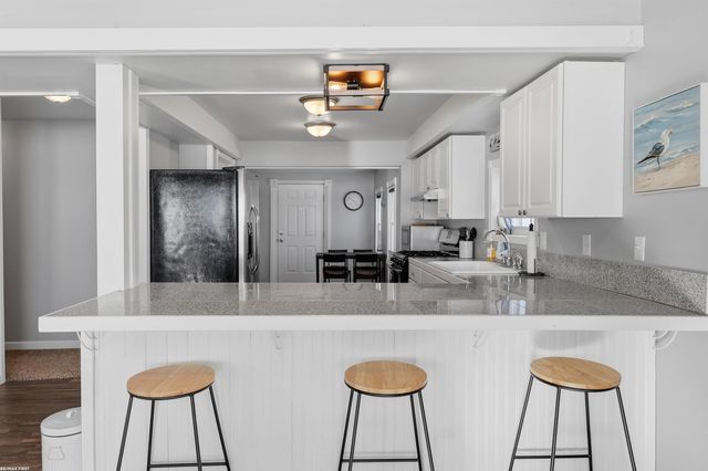 8600 River Road, Cottrellville Twp, MI 48039