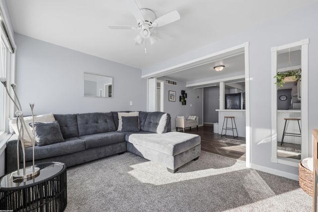 8600 River Road, Cottrellville Twp, MI 48039