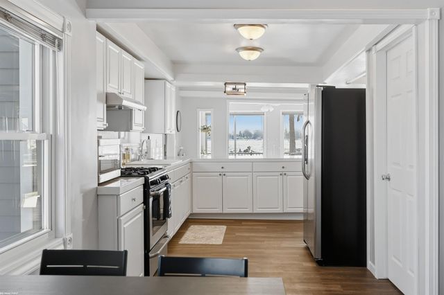 8600 River Road, Cottrellville Twp, MI 48039