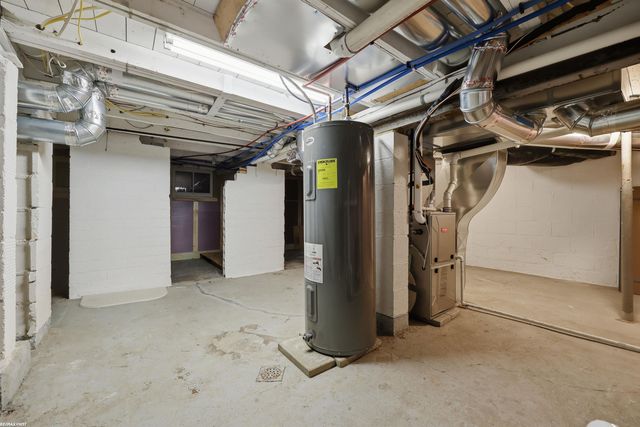 8600 River Road, Cottrellville Twp, MI 48039