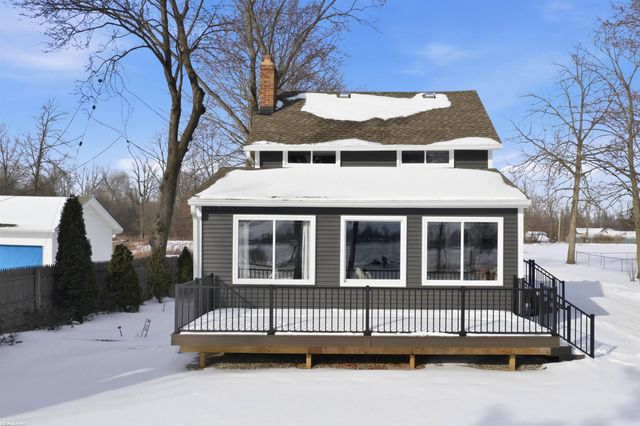 8600 River Road, Cottrellville Twp, MI 48039