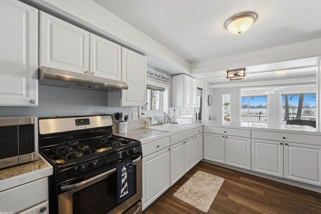 8600 River Road, Cottrellville Twp, MI 48039