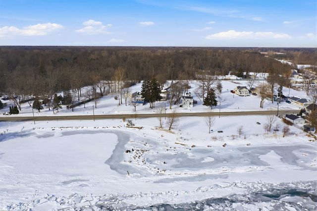 8600 River Road, Cottrellville Twp, MI 48039