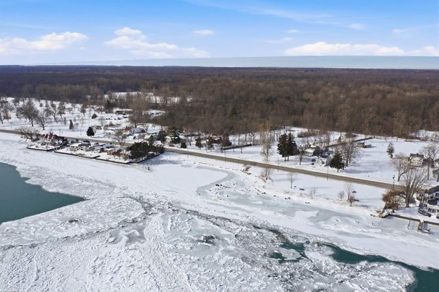 8600 River Road, Cottrellville Twp, MI 48039