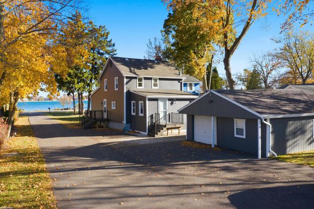 8600 River Road, Cottrellville Twp, MI 48039