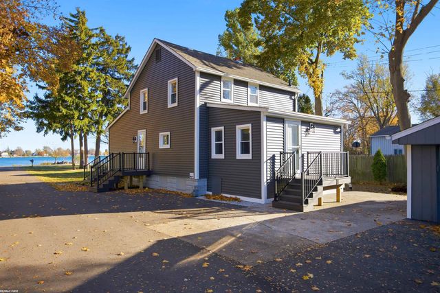 8600 River Road, Cottrellville Twp, MI 48039