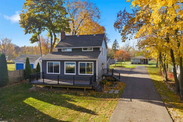 8600 River Road, Cottrellville Twp, MI 48039