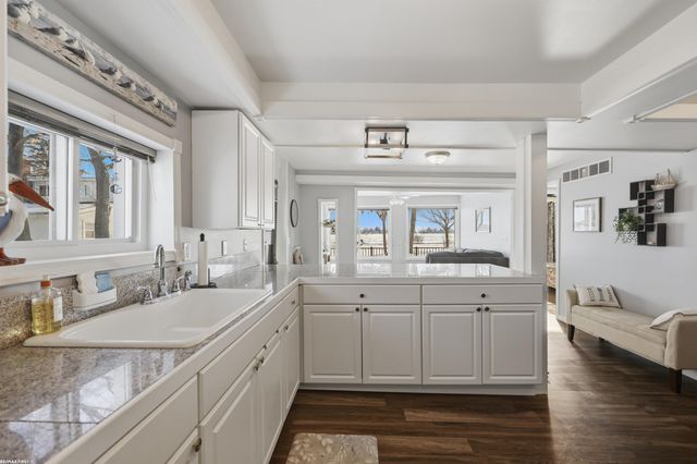 8600 River Road, Cottrellville Twp, MI 48039