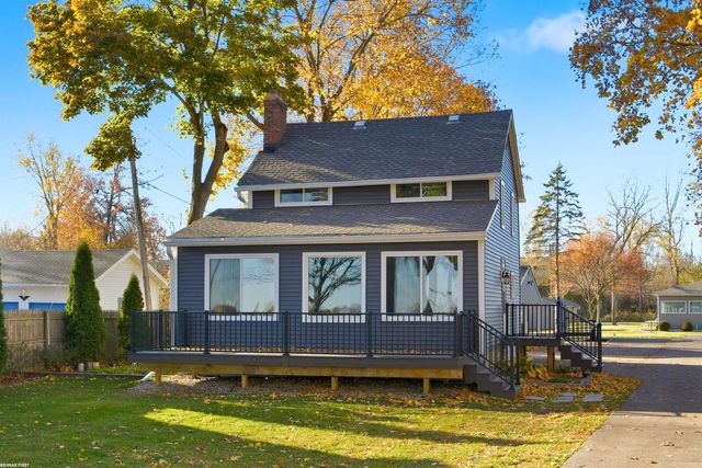 8600 River Road, Cottrellville Twp, MI 48039