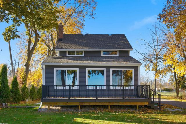 8600 River Road, Cottrellville Twp, MI 48039