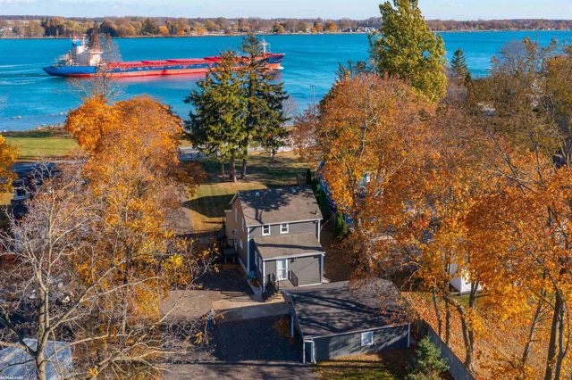 8600 River Road, Cottrellville Twp, MI 48039