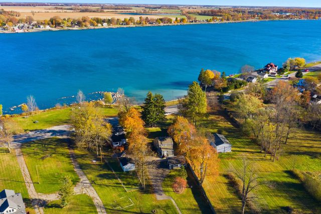 8600 River Road, Cottrellville Twp, MI 48039