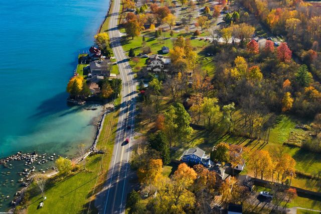 8600 River Road, Cottrellville Twp, MI 48039