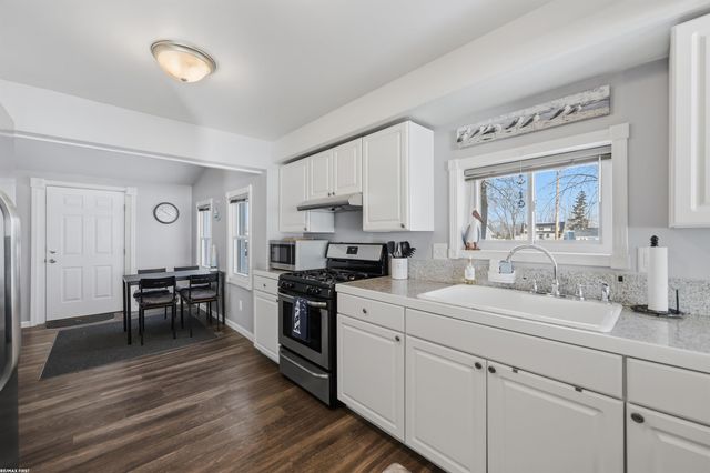 8600 River Road, Cottrellville Twp, MI 48039