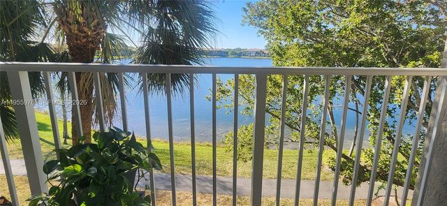 5011 Wiles Rd 306, Coconut Creek, FL 33073