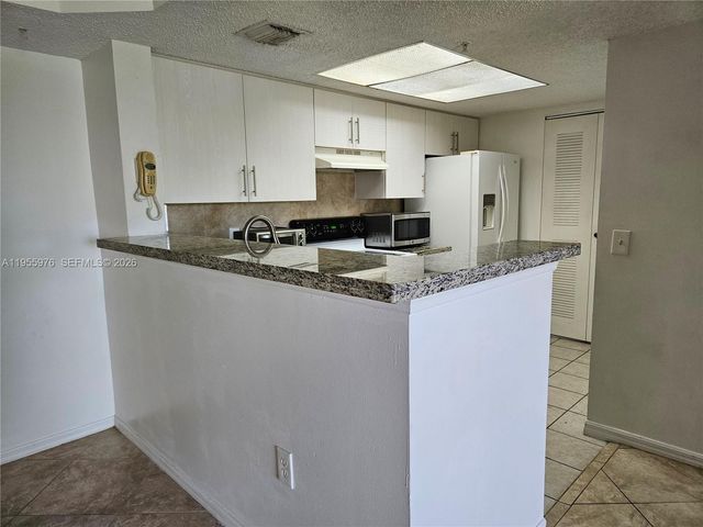 5011 Wiles Rd 306, Coconut Creek, FL 33073