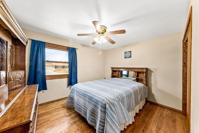 1041 London STREET, Menasha, WI 54952