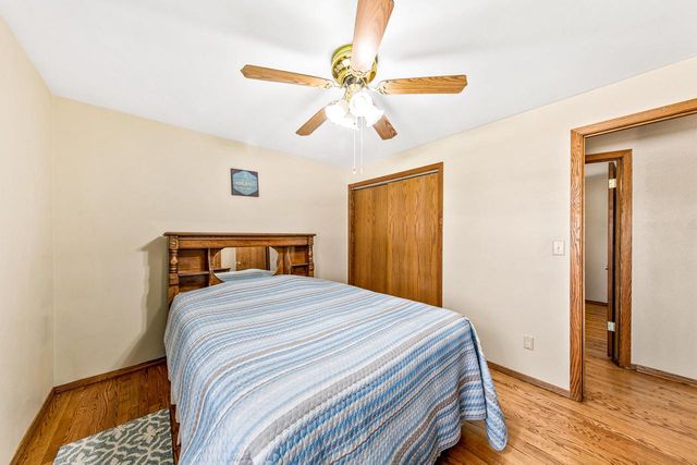 1041 London STREET, Menasha, WI 54952