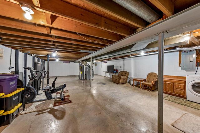 1041 London STREET, Menasha, WI 54952