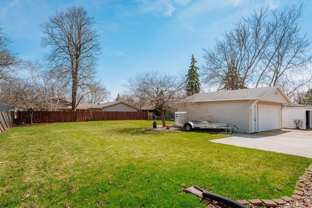 1041 London STREET, Menasha, WI 54952