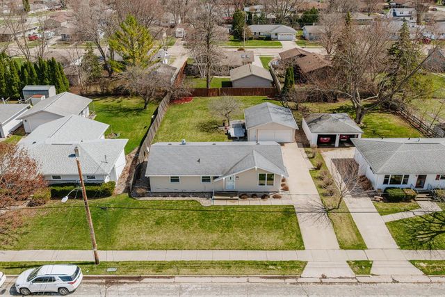 1041 London STREET, Menasha, WI 54952