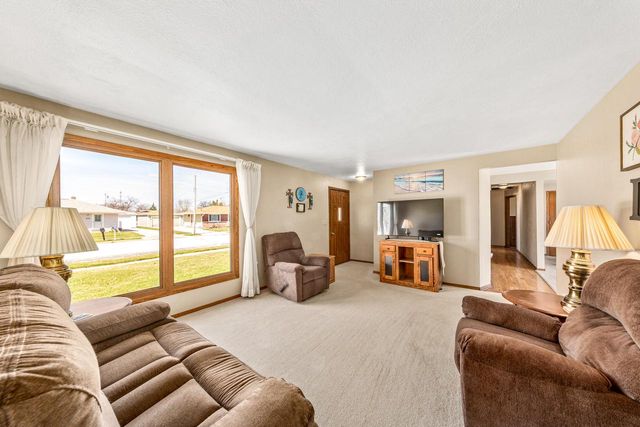1041 London STREET, Menasha, WI 54952
